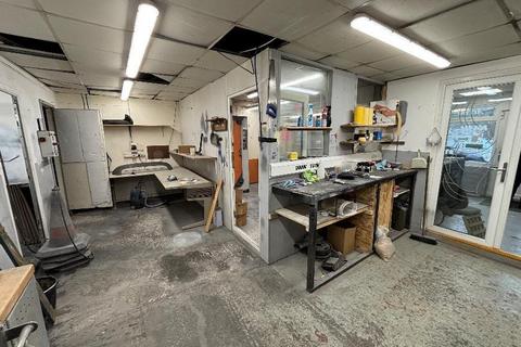 Warehouse to rent, 1 Bridge Rd Worthing BN14 7BU