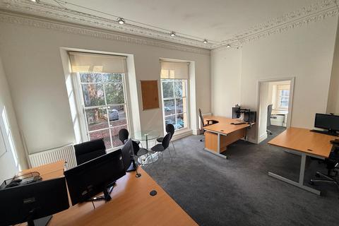 Office to rent, 45 Oakfield Rd Bristol BS8 2AX