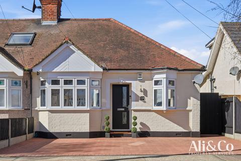 3 bedroom bungalow for sale, Crowstone Road, Grays