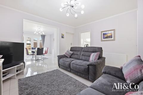 3 bedroom bungalow for sale, Crowstone Road, Grays