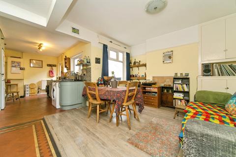 4 bedroom semi-detached house for sale, Beach Road, Old Colwyn, Colwyn Bay, Conwy, LL29
