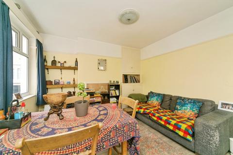 4 bedroom semi-detached house for sale, Beach Road, Old Colwyn, Colwyn Bay, Conwy, LL29