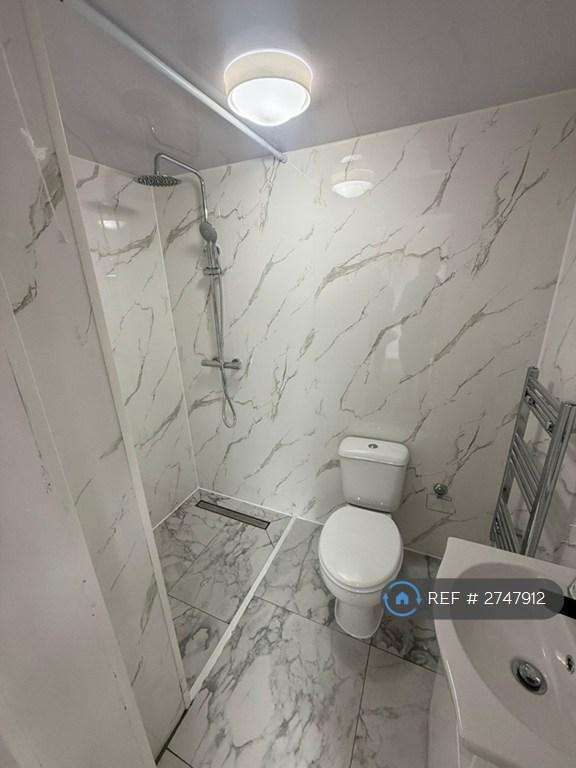 Room 1 En-Suite