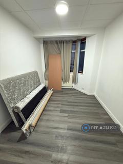 1 bedroom in a house share to rent, Aintree Crescent, Ilford, IG6