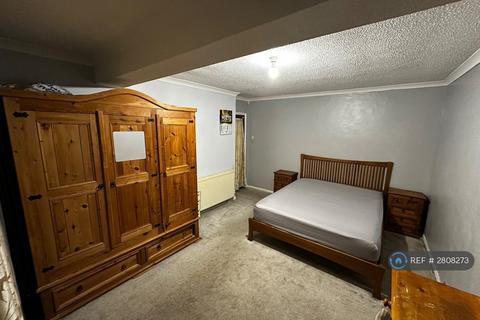 1 bedroom in a house share to rent, Leagrave High St, Luton, LU4