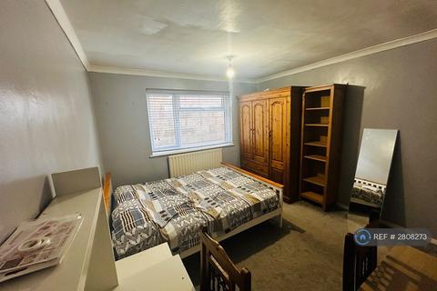 1 bedroom in a house share to rent, Leagrave High St, Luton, LU4