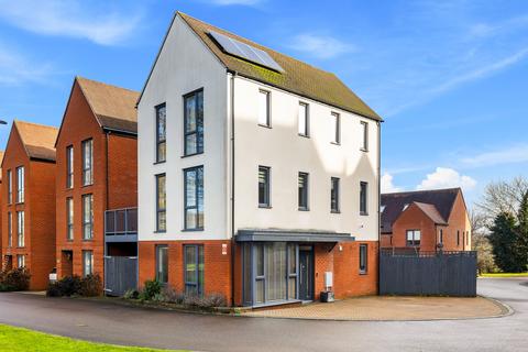 undefined, Chaucer Gardens, Coulsdon CR5