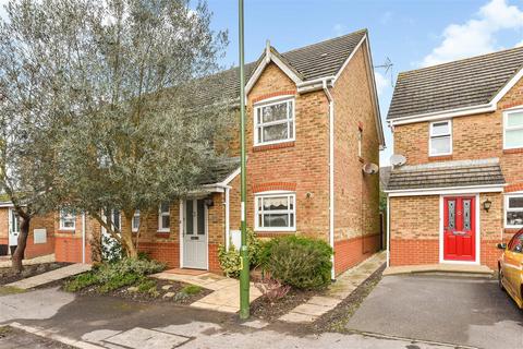 2 bedroom end of terrace house to rent, Lime Avenue Westergate