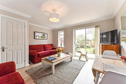 2 bedroom end of terrace house to rent, Lime Avenue Westergate