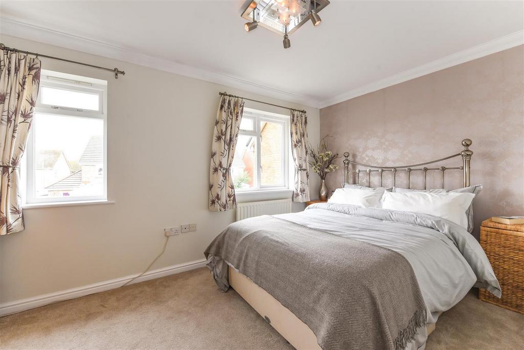 Bedroom 1.jpg