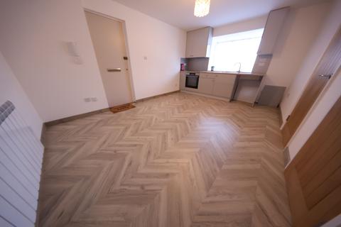 1 bedroom flat to rent, Conway Gardens, Grays