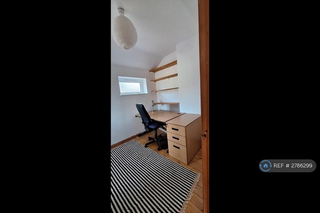 Bedroom 4/Study