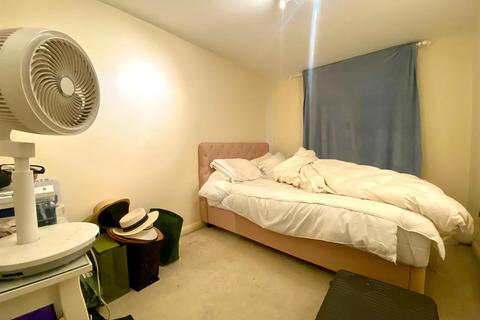 2 bedroom flat to rent, Kilburn Park Road, Carlton Vale