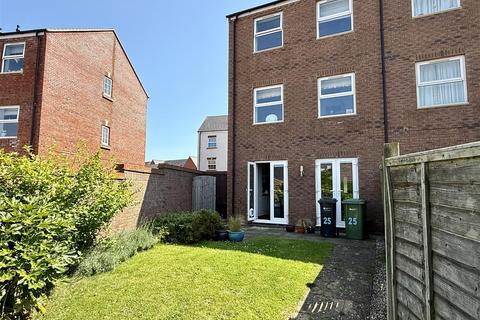 4 bedroom end of terrace house for sale, Green Wilding Road, Holmer, Hereford