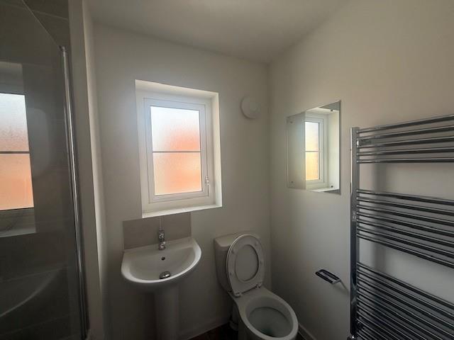 Bathroom 3.jpg