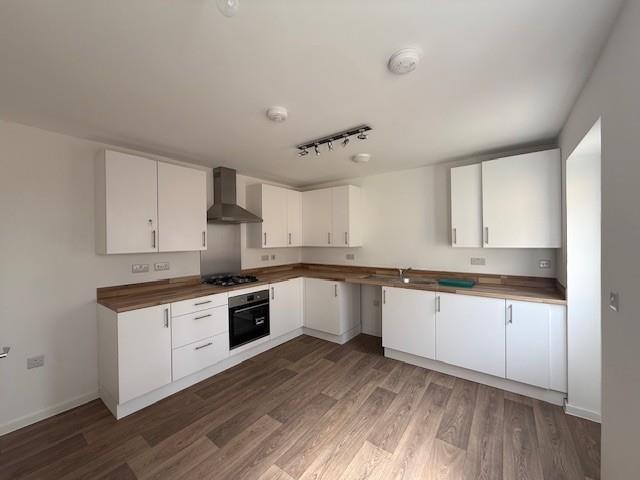 Kitchen 3.jpg