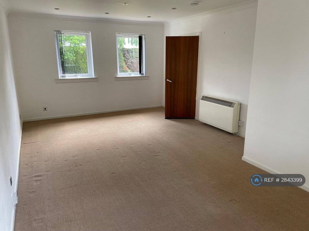 Lounge / Dining