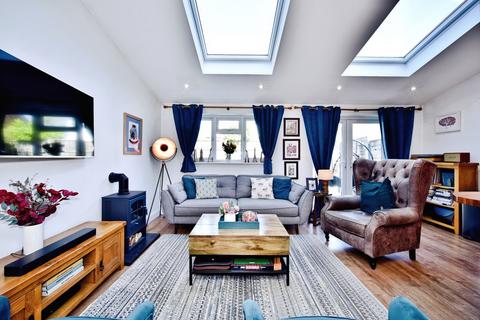 3 bedroom semi-detached house for sale, Horseshoe Close, Weavering, Maidstone, Kent, ME14