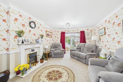 3 bedroom detached bungalow for sale, Glebe Gardens, Driffield YO25