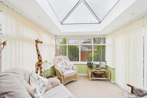 3 bedroom detached bungalow for sale, Glebe Gardens, Driffield YO25