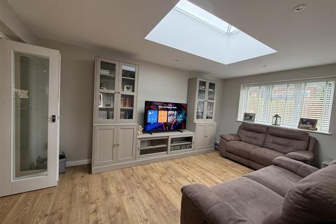 undefined, Lovatt Close, Burton-On-Trent DE13