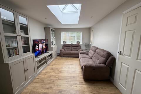 undefined, Lovatt Close, Burton-On-Trent DE13