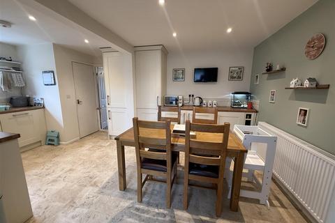 undefined, Lovatt Close, Burton-On-Trent DE13