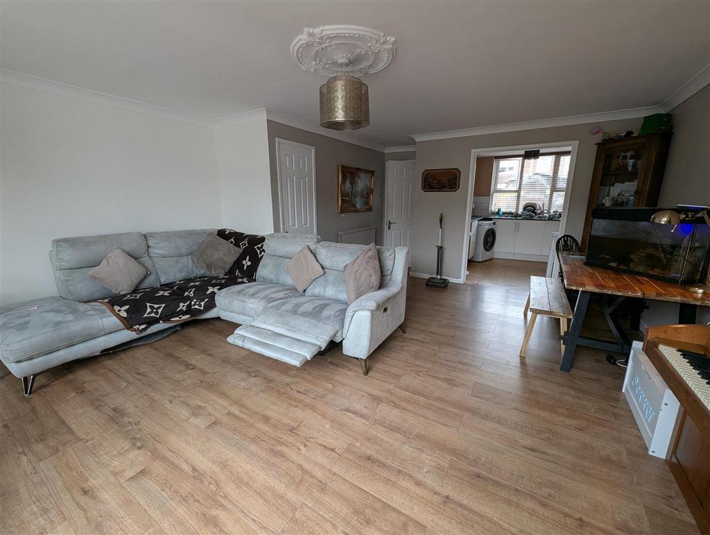 Lounge/Dining Room