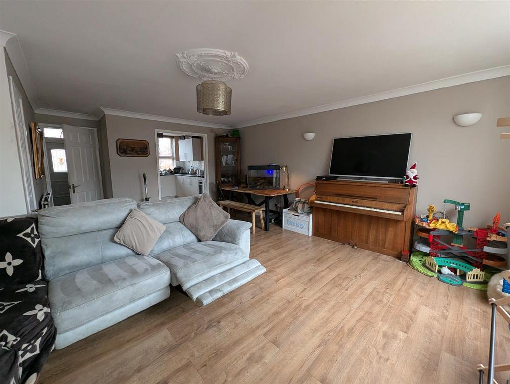 Lounge/Dining Room