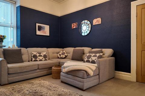 5 bedroom terraced house for sale, New Road, Llanelli