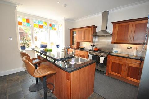 4 bedroom terraced house for sale, Clarence Avenue, Northampton, NN2