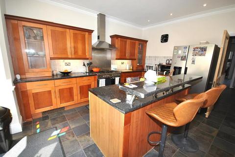 4 bedroom terraced house for sale, Clarence Avenue, Northampton, NN2