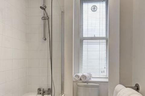Studio to rent, Hill Street, Mayfair W1J