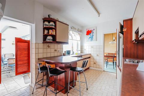 3 bedroom detached house for sale, Min-Y-Mor, Barry