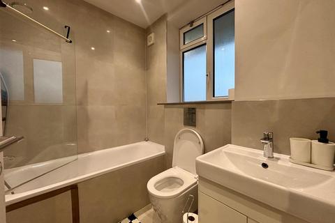 1 bedroom house to rent, Cameron House, St John's Wood Terrace, London