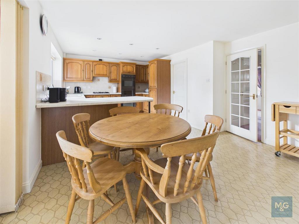 Kitchen/Breakfast Room