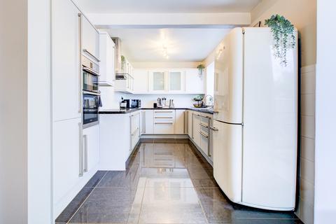undefined, Rosslyn Close, Hockley, SS5