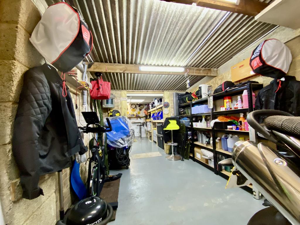 Westmill garage