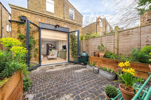 2 bedroom flat for sale, Maplestead Road, SW2