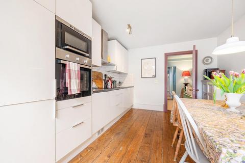 2 bedroom flat for sale, Maplestead Road, SW2