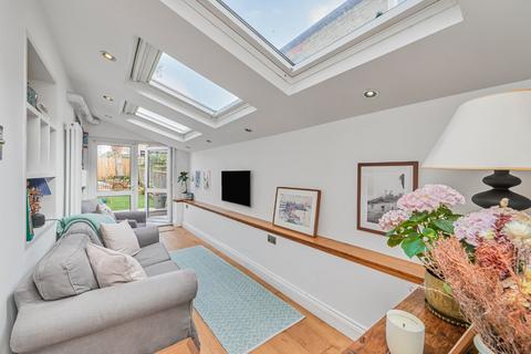 2 bedroom flat for sale, Wingford Road, London, SW2