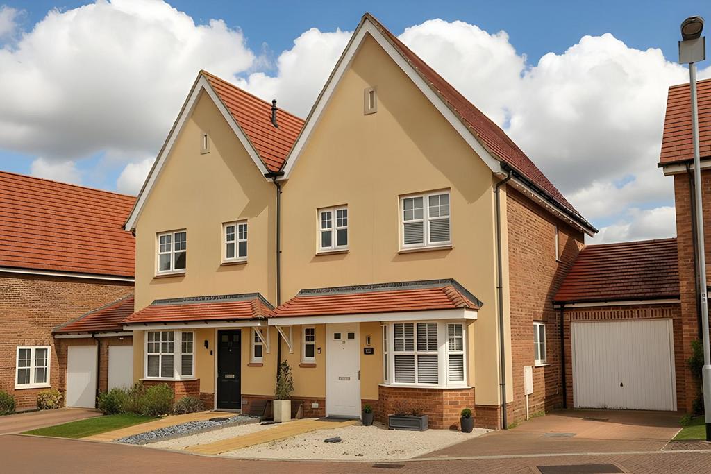 Repertor Drive, Maldon CM9 3 bed semi-detached house for sale - £400,000