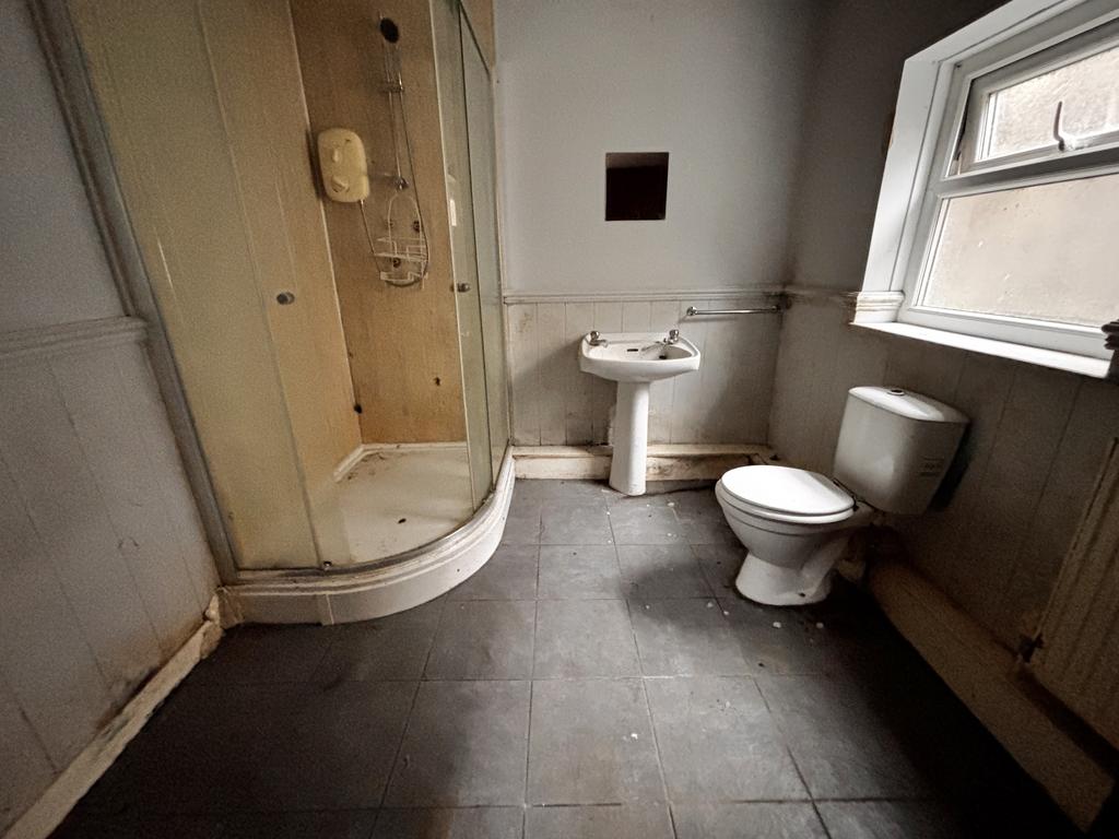 Shower Room 1
