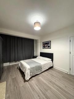 1 bedroom in a house share to rent, London SW16