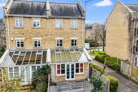 3 bedroom end of terrace house for sale, The Meades, Chelmsford