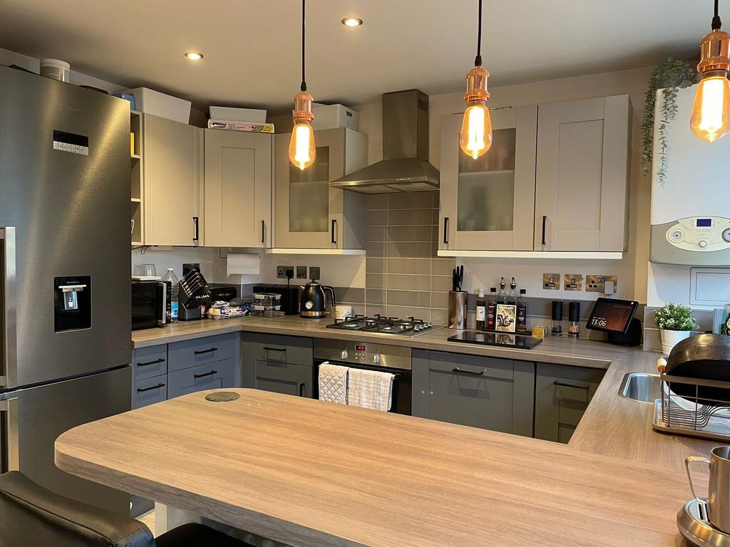L - Kitchen 1