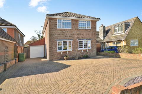 4 bedroom detached house for sale, St. Nicholas Road, Littlestone, New Romney, Kent, TN28