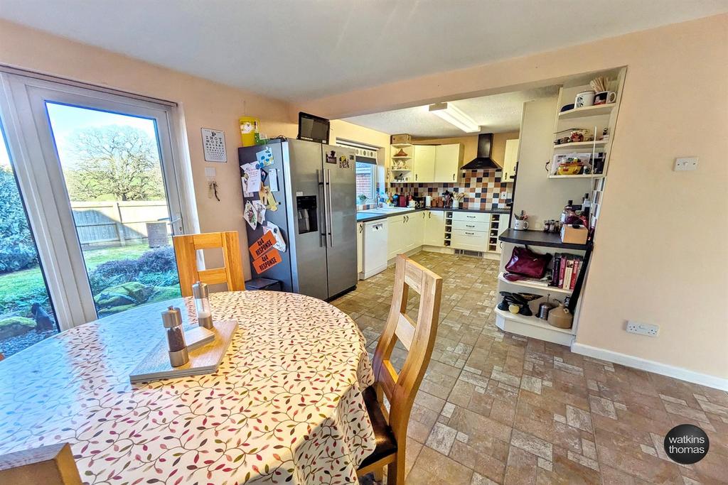 Kitchen/Breakfast Ro