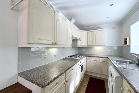 2 bedroom detached bungalow to rent, Retreat Court, St. Columb TR9
