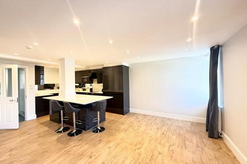 undefined, Town Street, Farsley, Pudsey, West Yorkshire, LS28